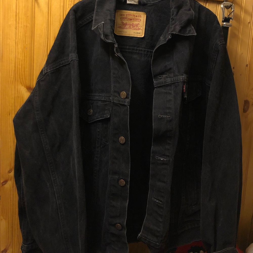 Levi’s oversized black jean jacket